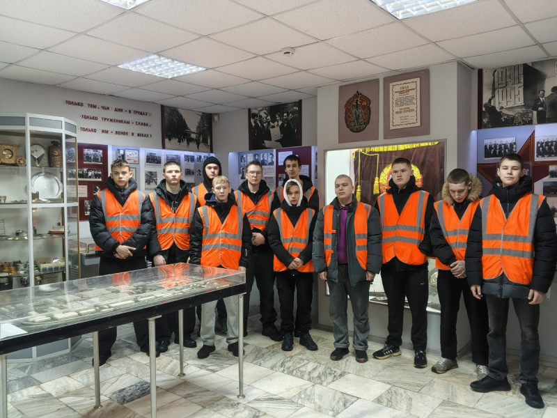 Экскурсия студентов на АО «Ново-Вятка»