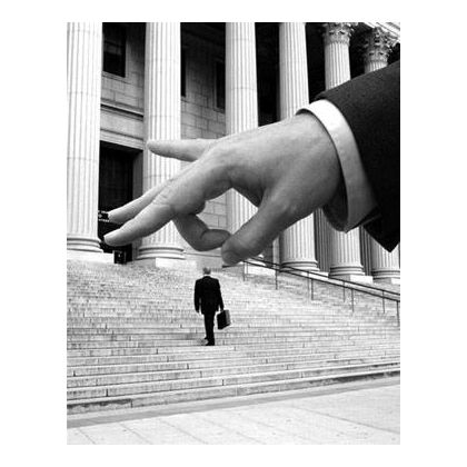 На фоне значительного сокращения работников в большинстве кировских организаций, в 2009 г. выросли штаты в банках и госорганах