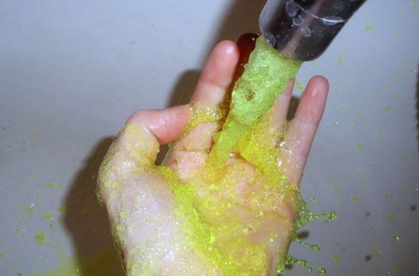 Вода в кранах кировчан временно может стать желто-зеленой