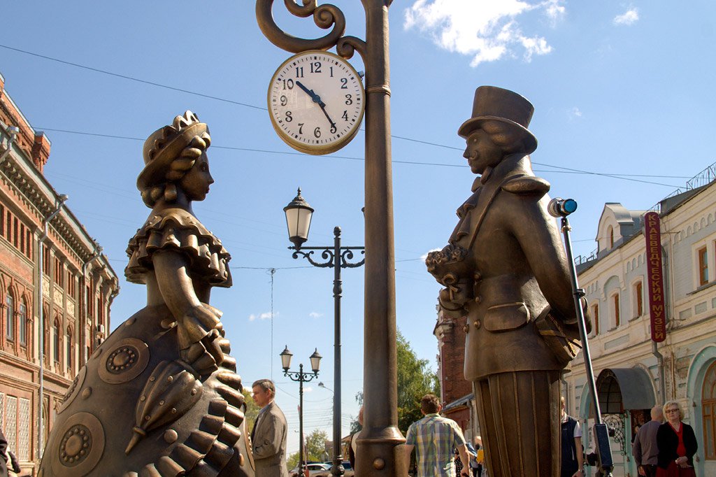 В Кирове появилась романтическая скульптура «Место встречи»