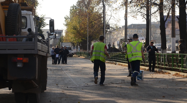 Парковку на Комсомольской площади в Кирове откроют к 1 октября