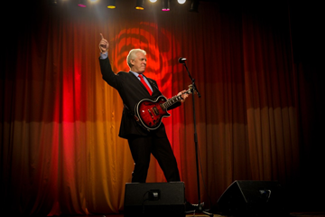 Юрий Шевченко и эстрадный ансамбль «Апрель» с программой «Добро пожаловать в семидесятые!»