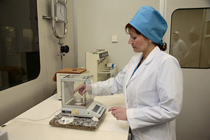 В Кирове открылась первая из семи лабораторий по контролю за качеством лекарств, создаваемых в РФ по проекту Росздравнадзора