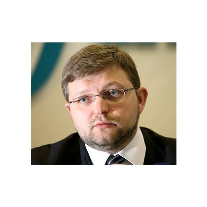 Губернатор получает 100 тысяч рублей в месяц